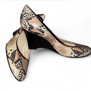 Ellen Tracy Multicolor Snakeskin Wedges